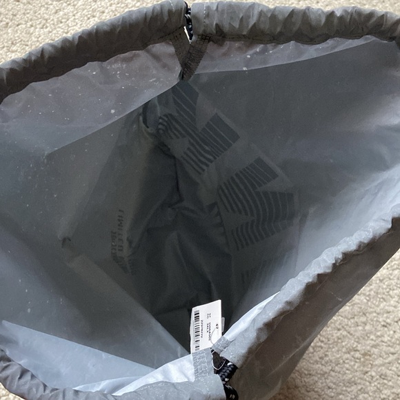 Victoria’s Secret PINK Reflective Silver Drawstring Bag - Picture 5 of 8